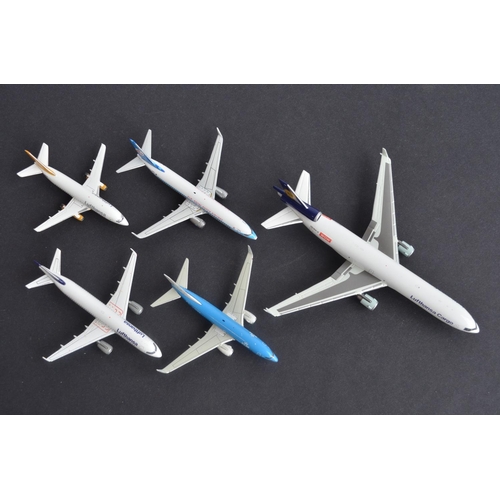 462 - Twenty two boxed 1/400 diecast European airlines themed civilian airliner models including highlydet... 