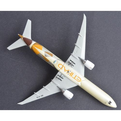 463 - Seventeen boxed 1/400 diecast international airlines themed civilian airliner models including highl... 