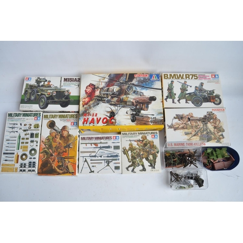 469 - Collection of plastic model kits from Tamiya and Italeri to include Italeri/Dragon 1/72nd scale MI-2... 