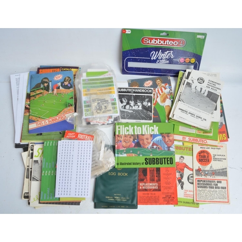 480 - Extensive collection of Subbuteo including players, accessories, books and brochures etc., also coll... 