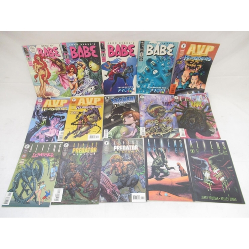 820 - Dark Horse comics - mixed collection of Dark Horse comics to inc. Aliens, The Adventures of Luther A... 