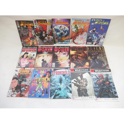 824 - Mixed collection of comics from various publishers to inc. Homage Comics, Vertigo, Aftershock, etc. ... 