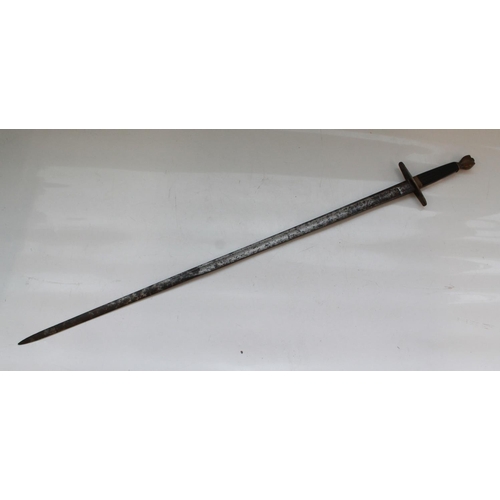 1576 - British Military Officers Sword with Spadroon style hilt, brass cross guard and pommel. Circa 1810. ... 