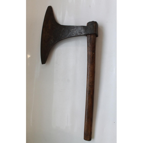 1580 - Extremely large Executioners Axe. A very early example. There is one small foundry stamp. Measuring ... 