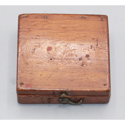 1630 - 19th century mahogany cased pocket compass, 6x6x2cm