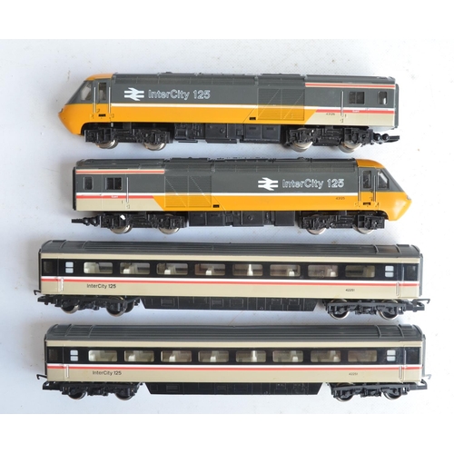 441A - Hornby OO gauge R673 InterCity 125 electric train set with power and dummy cars plus 2x passenger co... 