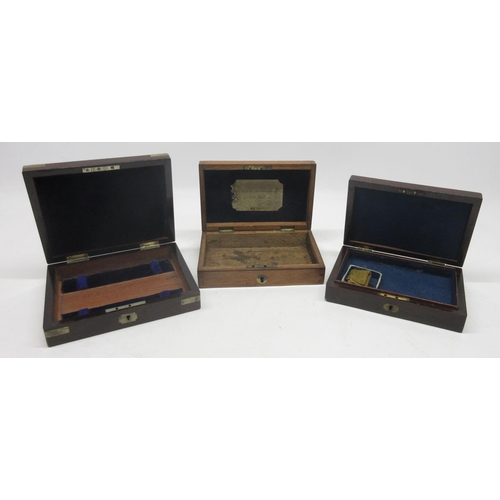 1635 - Oak pistol case / box with traces of trade label, 20x13x5.5cm (external) and two other mahogany boxe... 