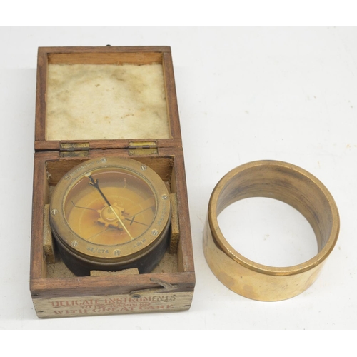 1670 - Air Ministry early war bombsight 'D' compass, No64594T, ref no 6E/276 with brass bezel, 4