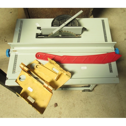 802 - Titan table saw with packaged blades, including Trena CraftPro, an unbranded saw, and an unbranded c... 