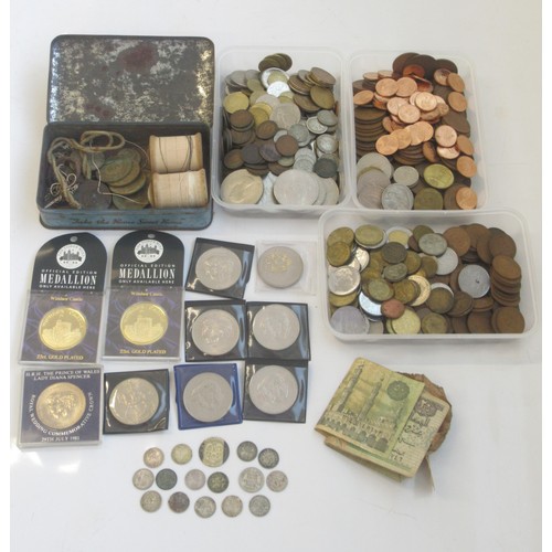 118 - Collection of mixed GB and International coins & bank notes to inc. 1896 shilling & small collection... 