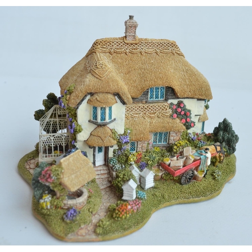 397 - Three Lilliput Lane cottage/house models to include 2000/2001 Club Special Edition L2316 'Beekeeper'... 