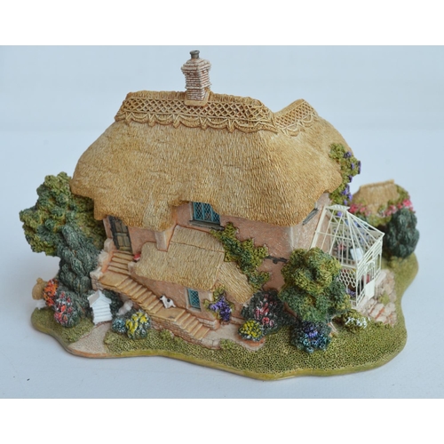 397 - Three Lilliput Lane cottage/house models to include 2000/2001 Club Special Edition L2316 'Beekeeper'... 