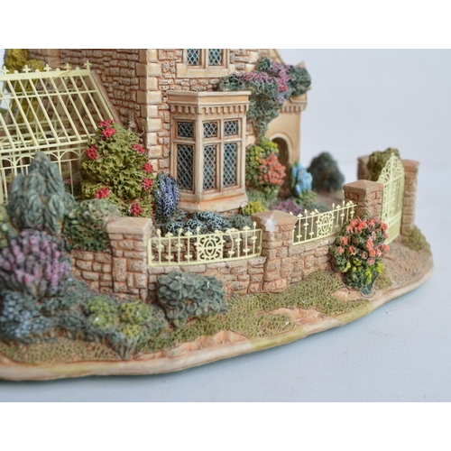 397 - Three Lilliput Lane cottage/house models to include 2000/2001 Club Special Edition L2316 'Beekeeper'... 