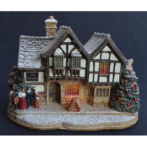 409 - Eleven Berkshire/Gloucestershire/Herefordshire/Wilts etc themed Lilliput Lane cottages and buildings... 