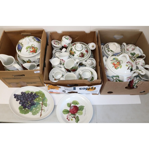 432 - Large collection of Portmeirion Pomona ceramics incl. teapot, soup tureen, cheese dome, cups and sau... 