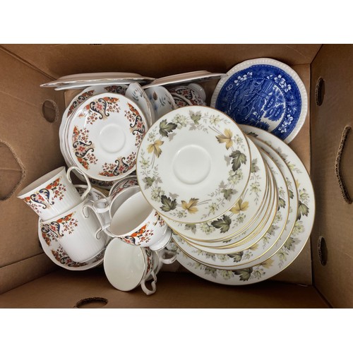 331 - Mixed collectables, dinnerware, tea ware, and glassware incl., Shelly tea ware pieces Reg No.781613,... 