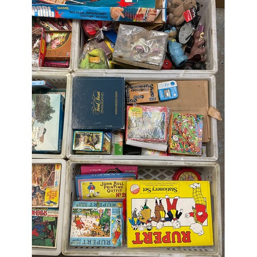 239 - Vintage toys; games and jigsaws (6)