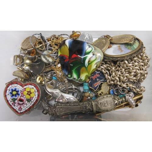 10 - Large collection of vintage and modern costume jewellery, including necklaces, brooches, earrings et... 