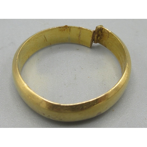 87 - 22ct yellow gold wedding band (A/F), stamped 22, 3.50g