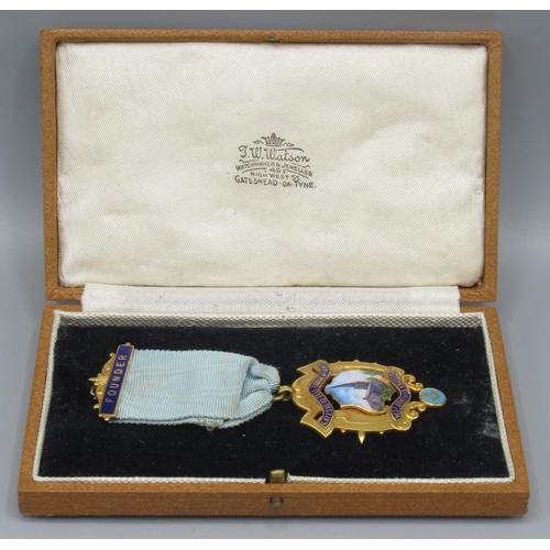 442 - 9ct yellow gold masonic Founder medal for Gateshead Fell Lodge, with enamel decoration on blue ribbo... 