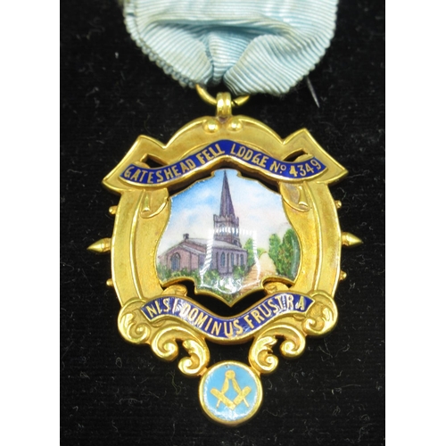 442 - 9ct yellow gold masonic Founder medal for Gateshead Fell Lodge, with enamel decoration on blue ribbo... 