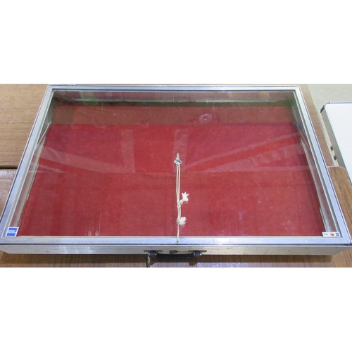 314 - Three portable velvet-lined aluminium display cabinets with plastic frontage 87 x 54cm