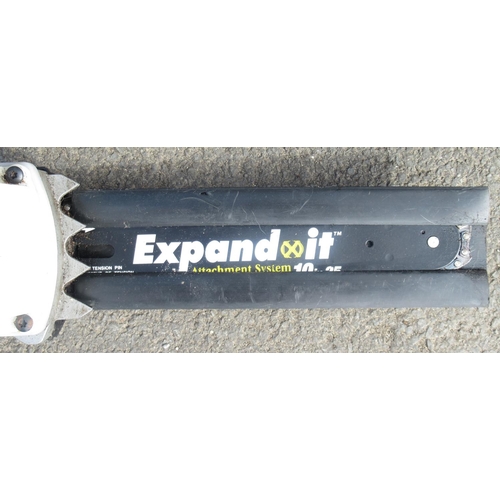 806 - Ryobi petrol brush cutter with 'expandit' hedge cutter extension