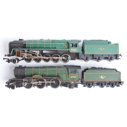 15 - Six boxed OO gauge electric steam train models, (various manufacturers) to include Hornby R065 BR 2-... 