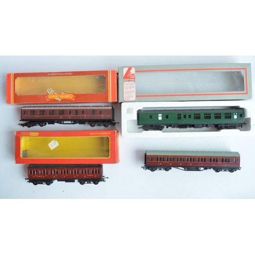 17 - Collection of OO gauge railway models to include boxed Hornby R1205 Western Freight Hauler set (orig... 