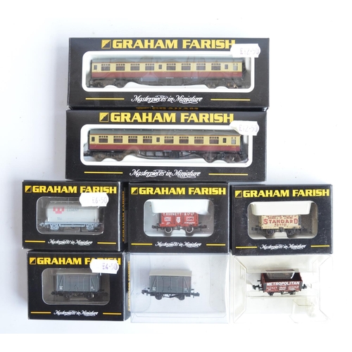 19 - Collection of N gauge railway models from Graham Farish/Bachmann, most with original boxes to includ... 