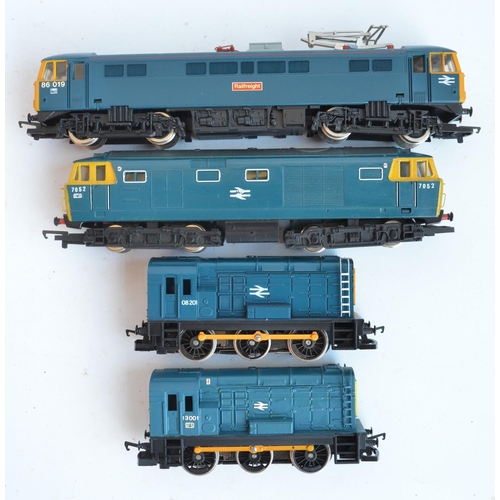 22 - Fifteen previously run boxed OO gauge electric diesel locomotive train models from Hornby and Mainli... 