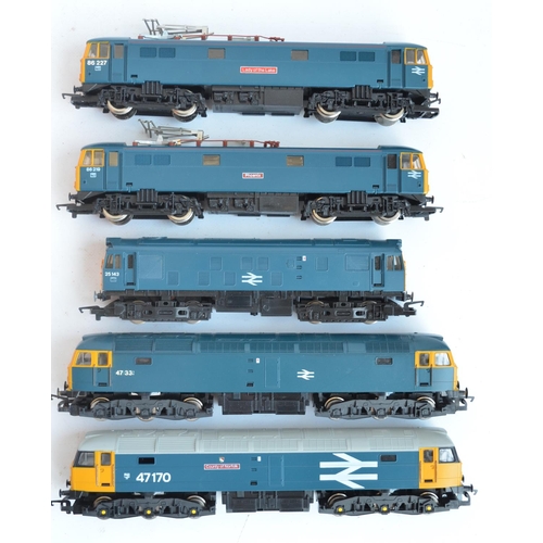 22 - Fifteen previously run boxed OO gauge electric diesel locomotive train models from Hornby and Mainli... 