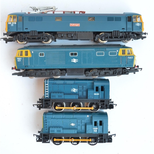 22 - Fifteen previously run boxed OO gauge electric diesel locomotive train models from Hornby and Mainli... 