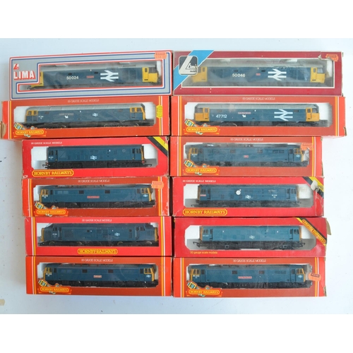 24 - Twelve previously run boxed OO gauge electric diesel locomotive train models (3x Class 25, 2x Class ... 