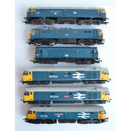 24 - Twelve previously run boxed OO gauge electric diesel locomotive train models (3x Class 25, 2x Class ... 