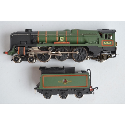 5 - Wrenn OO gauge W2236 4-6-2 34042 'Dorchester' West Country BR lined green livery electric train mode... 