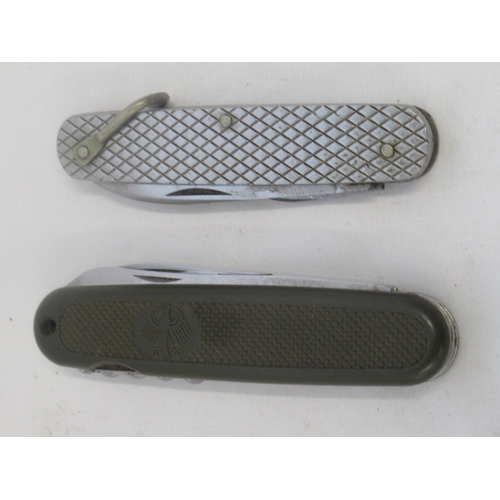 392 - Victorinox German Army issue pocket knife, blade L3.4''. Also with stainless steel pocket knife