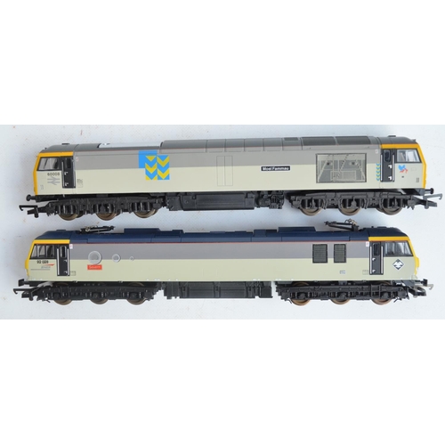 33 - Two OO gauge electric locomotive models from Lima to include 204873A7 Class 92 Severn 92028 and 2050... 