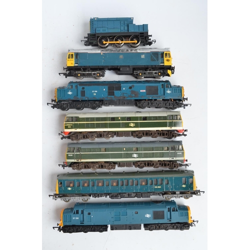 34 - Thirteen previously run OO gauge electric diesel locomotive train models from Hornby, Airfix, Tri-an... 