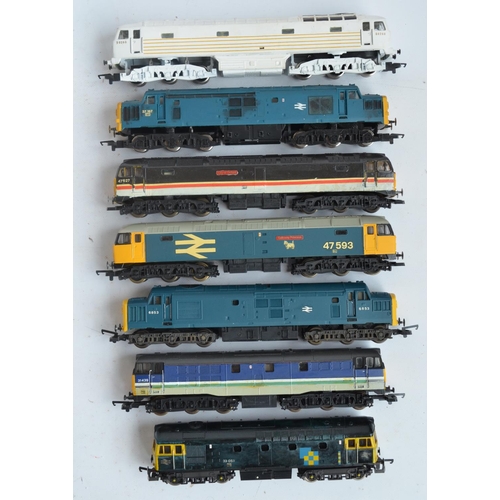 35 - Thirteen previously run OO gauge electric diesel locomotive train models from Hornby, Lima, Mainline... 