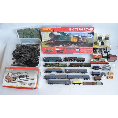 39 - Collection of previously run OO gauge railway models to include boxed Hornby R1156 Eastern Rover tra... 