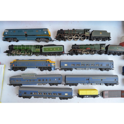 39 - Collection of previously run OO gauge railway models to include boxed Hornby R1156 Eastern Rover tra... 