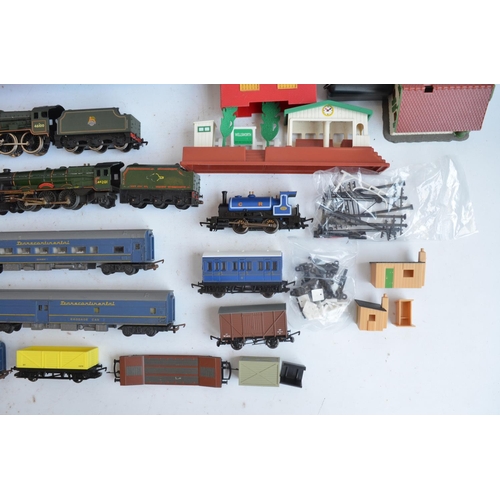 39 - Collection of previously run OO gauge railway models to include boxed Hornby R1156 Eastern Rover tra... 