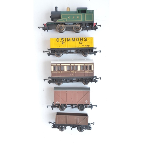 39 - Collection of previously run OO gauge railway models to include boxed Hornby R1156 Eastern Rover tra... 