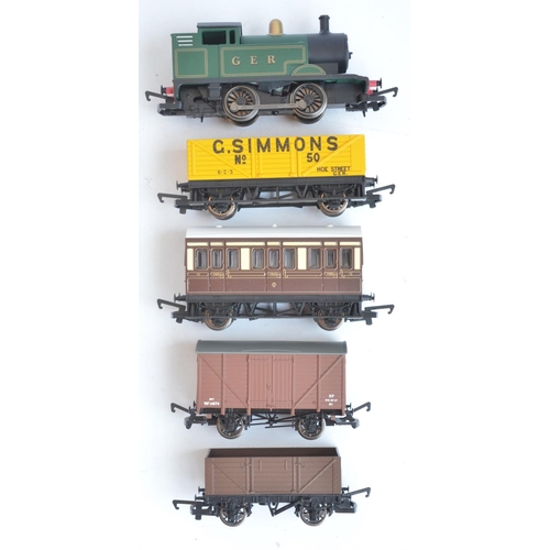 39 - Collection of previously run OO gauge railway models to include boxed Hornby R1156 Eastern Rover tra... 