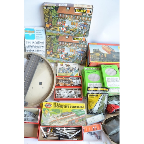 62 - Extensive collection of OO/HO gauge railway scenic accessories, buildings, card models etc, qty, 4 b... 