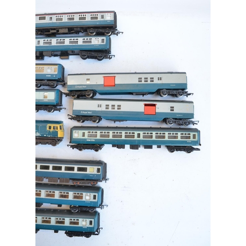 63 - Collection of previously run OO gauge electric train models and Inter-City passenger/Royal Mail coac... 