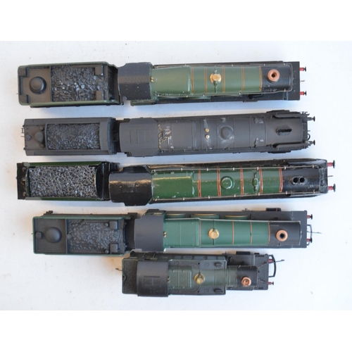 65 - Five OO gauge electric steam train models to include Wrenn W2247 4-6-0 Clun Castle, Hornby weathered... 