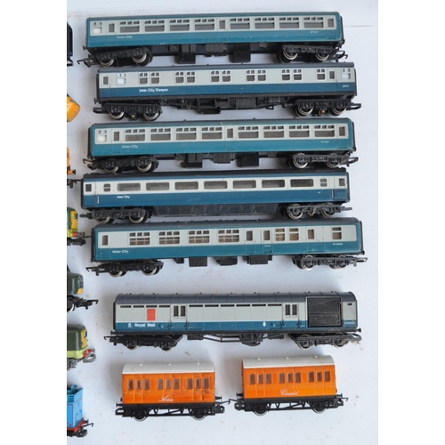 70 - Collection of unboxed previously run OO gauge railway models including electric locomotives with Hor... 