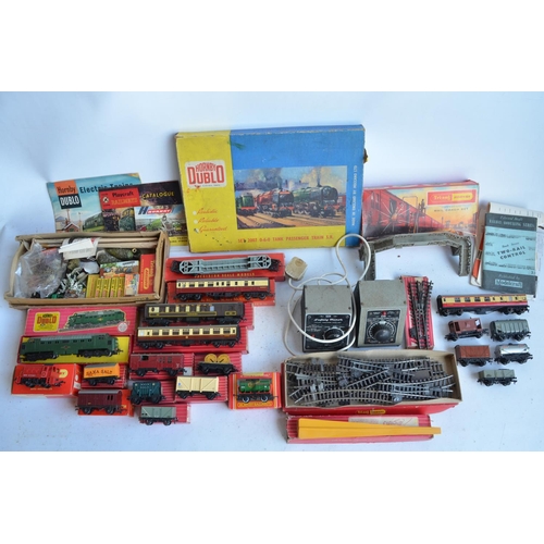 73 - Collection of Hornby, Hornby Dublo and Hornby Tri-ang OO gauge railway models and accessories, many ... 